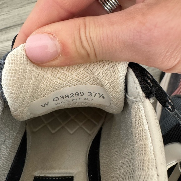 Authentic Chanel Sneakers size 37.5 - Picture 9 of 9